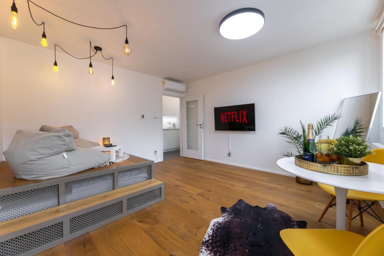 Luxurious, Charming Studio Perfect For Couples Prága Kültér fotó