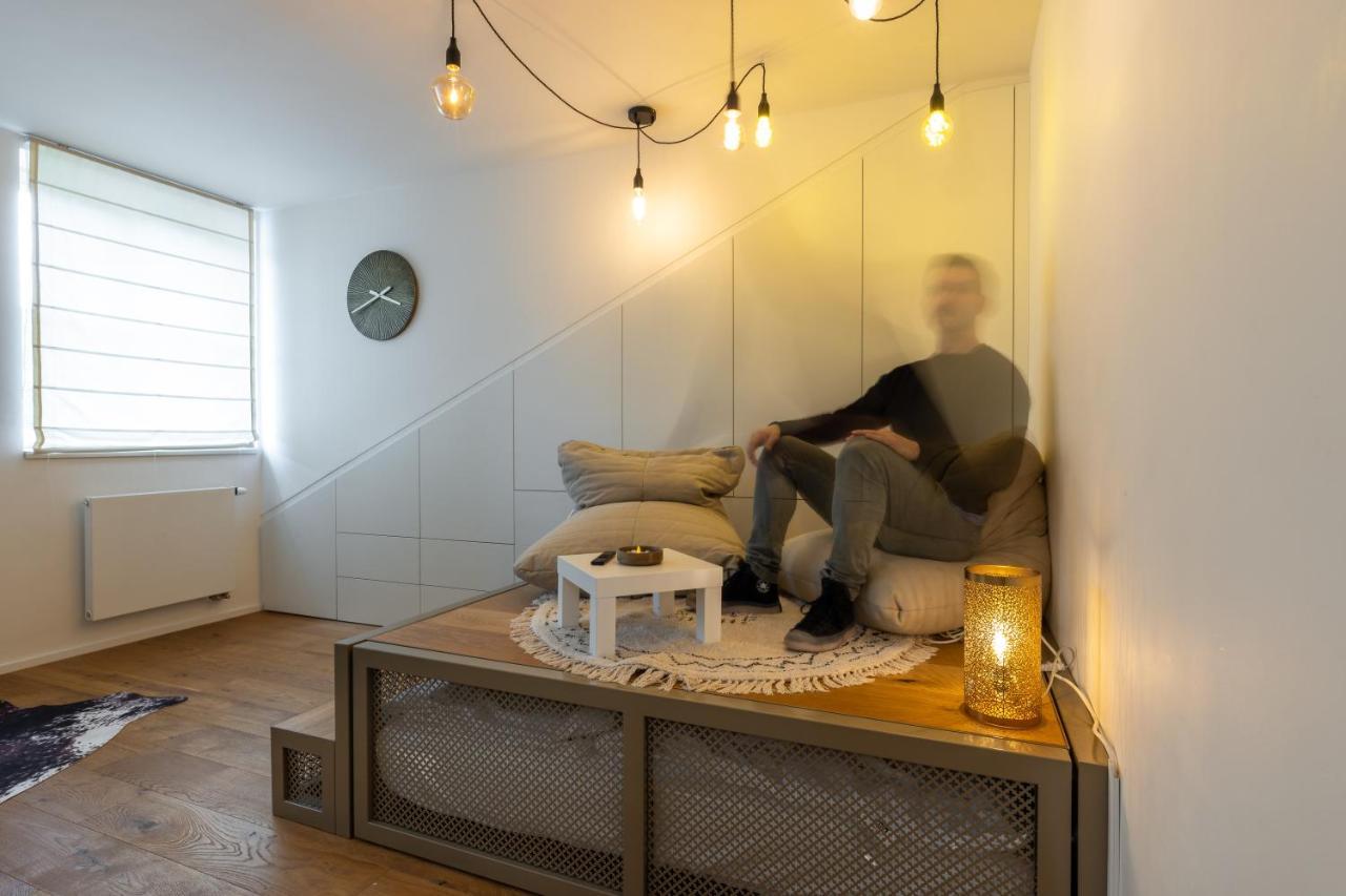 Luxurious, Charming Studio Perfect For Couples Prága Kültér fotó