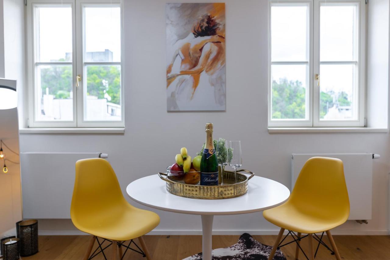 Luxurious, Charming Studio Perfect For Couples Prága Kültér fotó