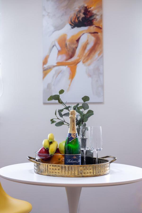 Luxurious, Charming Studio Perfect For Couples Prága Kültér fotó