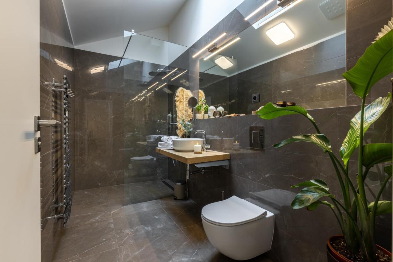 Luxurious, Charming Studio Perfect For Couples Prága Kültér fotó